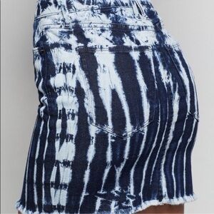 Good American Shibori Tie Dye Denim Mini Skirt 14